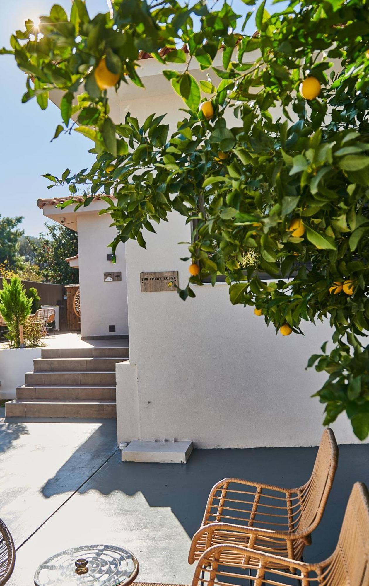 The Lemon House Apartment Artemida  Luaran gambar